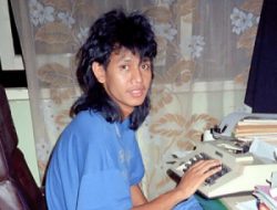 LUPUS DAN KEBHINEKAAN REMAJA 80AN (Mengenang Hilman Hariwijaya)